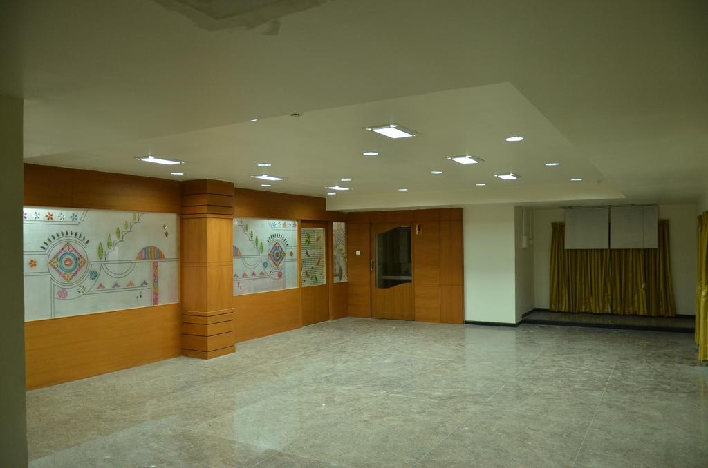 מלון Nāmakkal Sanu International מראה חיצוני תמונה